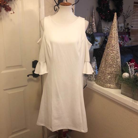 NWT Chic White Cold ShoulderDress Nicole Miller - Picture 1 of 8